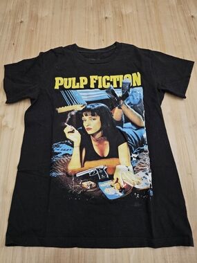 Pulp Fiction Black Graphic Tee - Classic Movie Poster Shirt Small